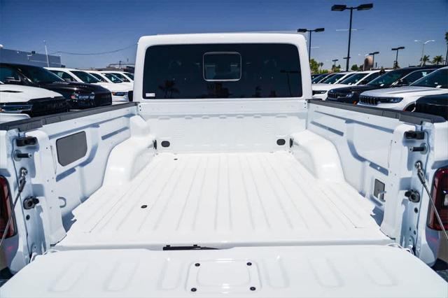 new 2025 Jeep Gladiator car, priced at $49,065