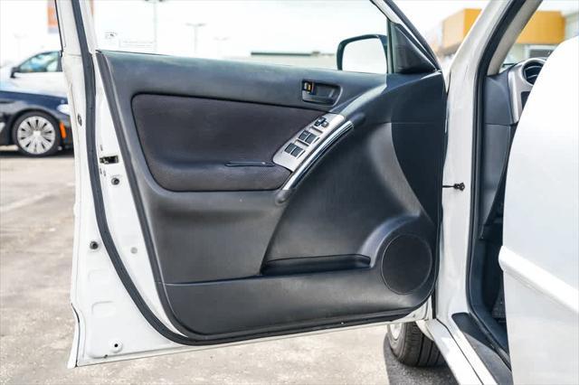 used 2004 Pontiac Vibe car, priced at $6,546