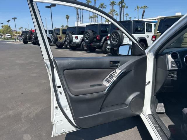 used 2004 Pontiac Vibe car, priced at $6,991