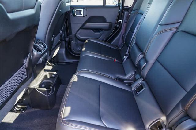 new 2025 Jeep Gladiator car, priced at $49,660