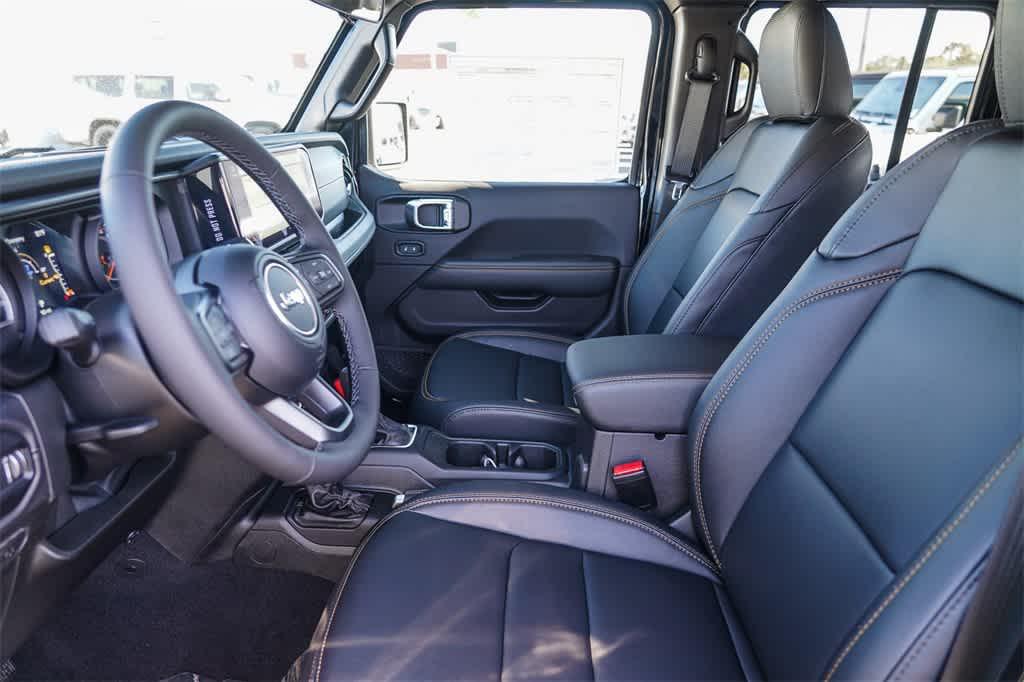 new 2025 Jeep Gladiator car, priced at $45,095