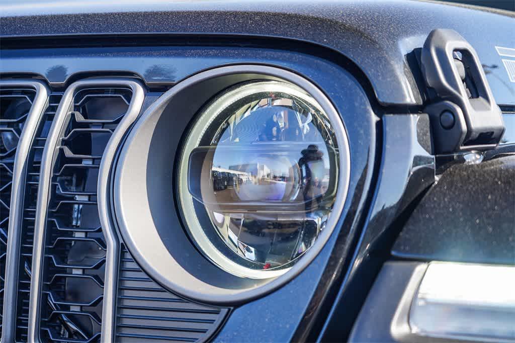 new 2025 Jeep Gladiator car, priced at $45,095