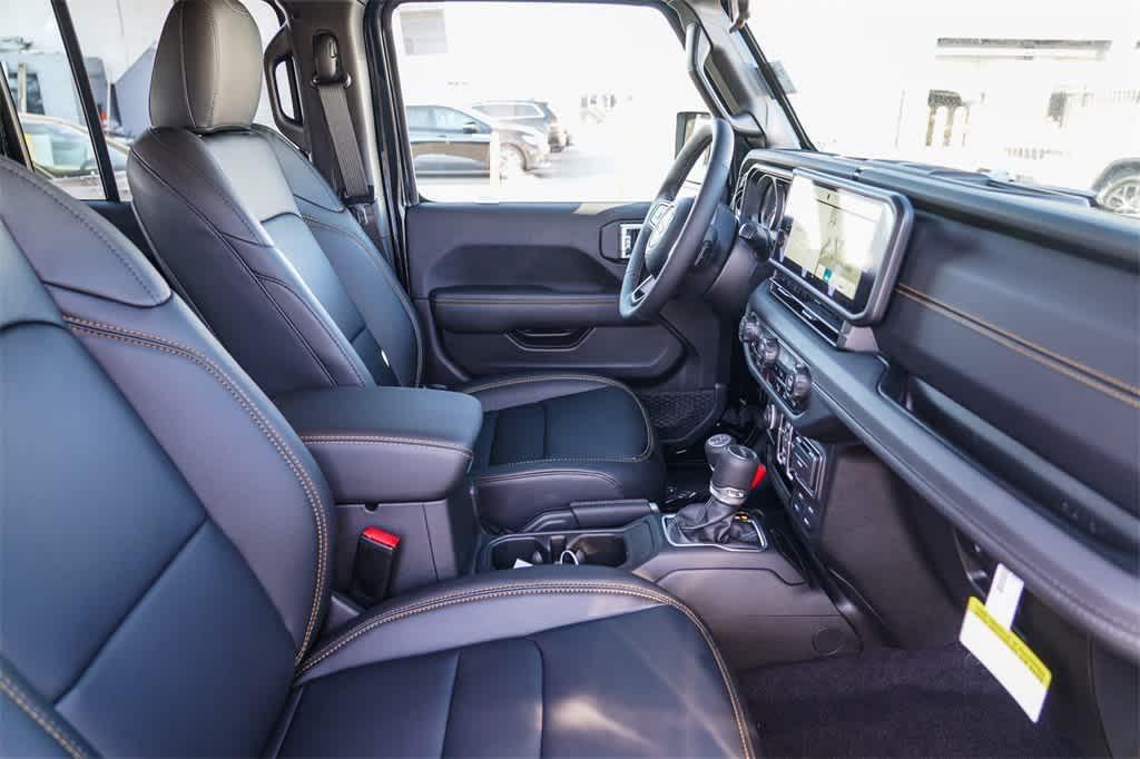 new 2025 Jeep Gladiator car, priced at $45,095