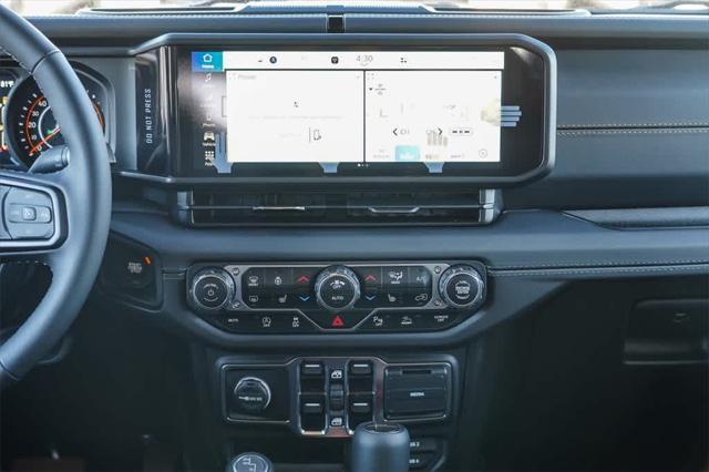 new 2025 Jeep Gladiator car, priced at $49,660
