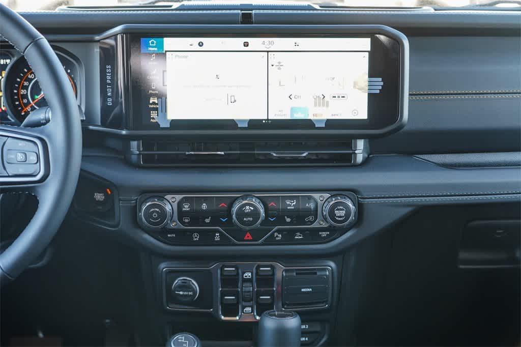 new 2025 Jeep Gladiator car, priced at $45,095
