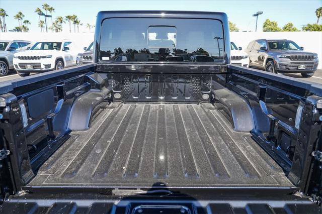 new 2025 Jeep Gladiator car, priced at $49,660