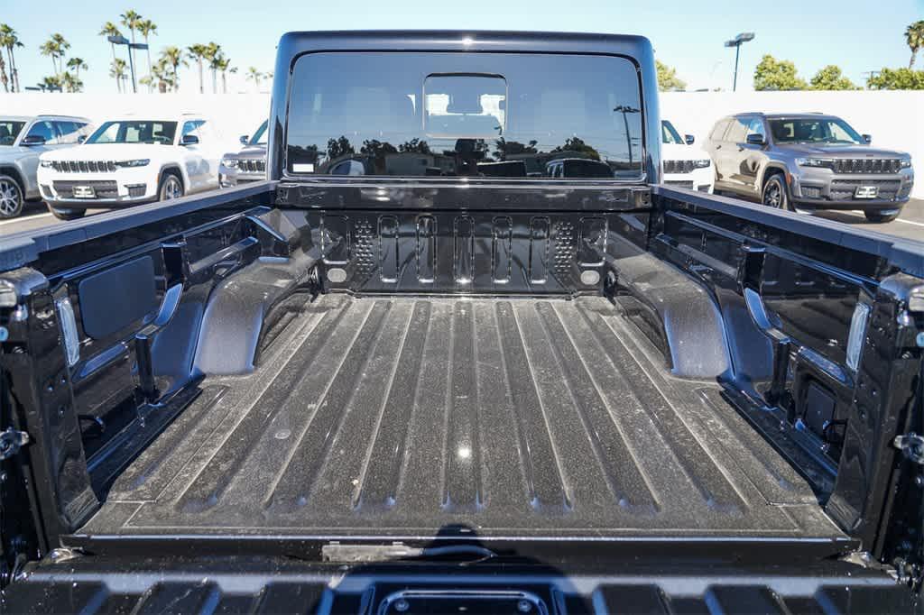 new 2025 Jeep Gladiator car, priced at $45,095