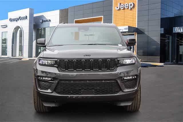 new 2025 Jeep Grand Cherokee car, priced at $48,035