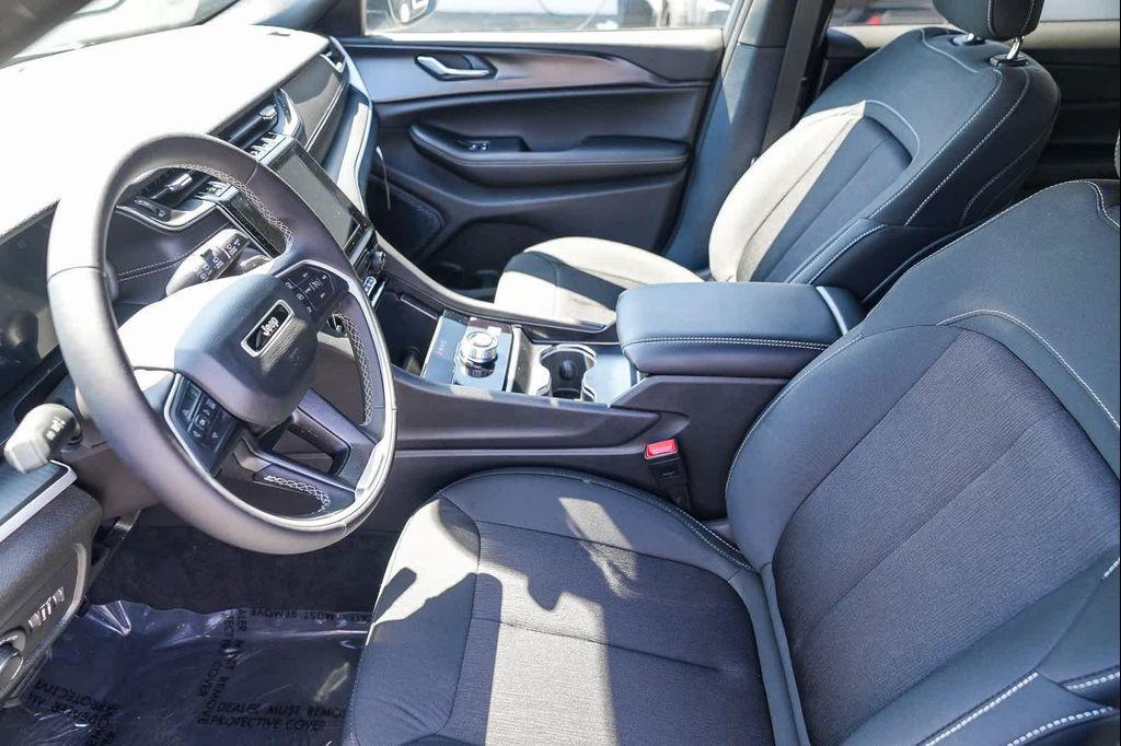 new 2025 Jeep Grand Cherokee L car, priced at $34,105
