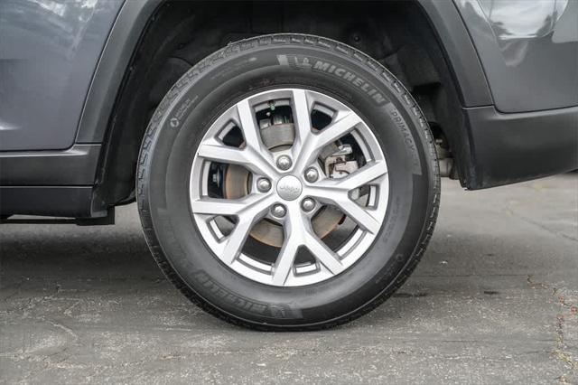 used 2022 Jeep Grand Cherokee car, priced at $34,300
