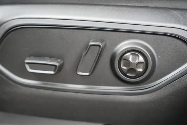 used 2022 Jeep Grand Cherokee car, priced at $34,300