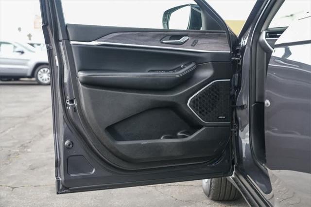 used 2022 Jeep Grand Cherokee car, priced at $34,300