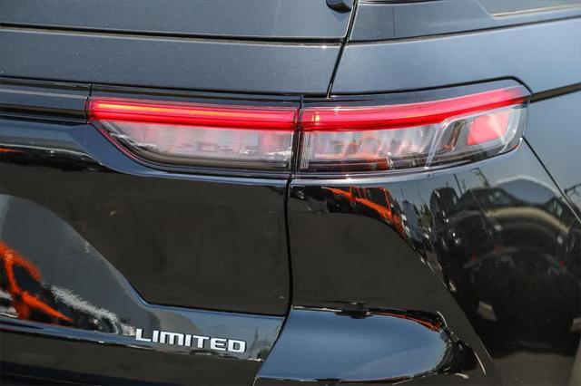 new 2025 Jeep Grand Cherokee car, priced at $43,882
