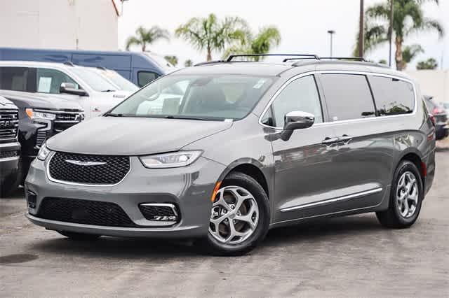used 2022 Chrysler Pacifica car, priced at $27,592