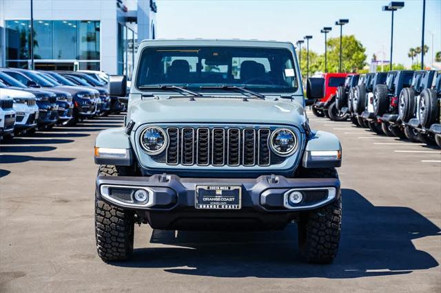 new 2025 Jeep Gladiator car, priced at $46,635
