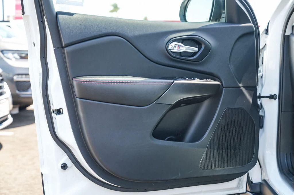 used 2022 Jeep Cherokee car, priced at $26,391