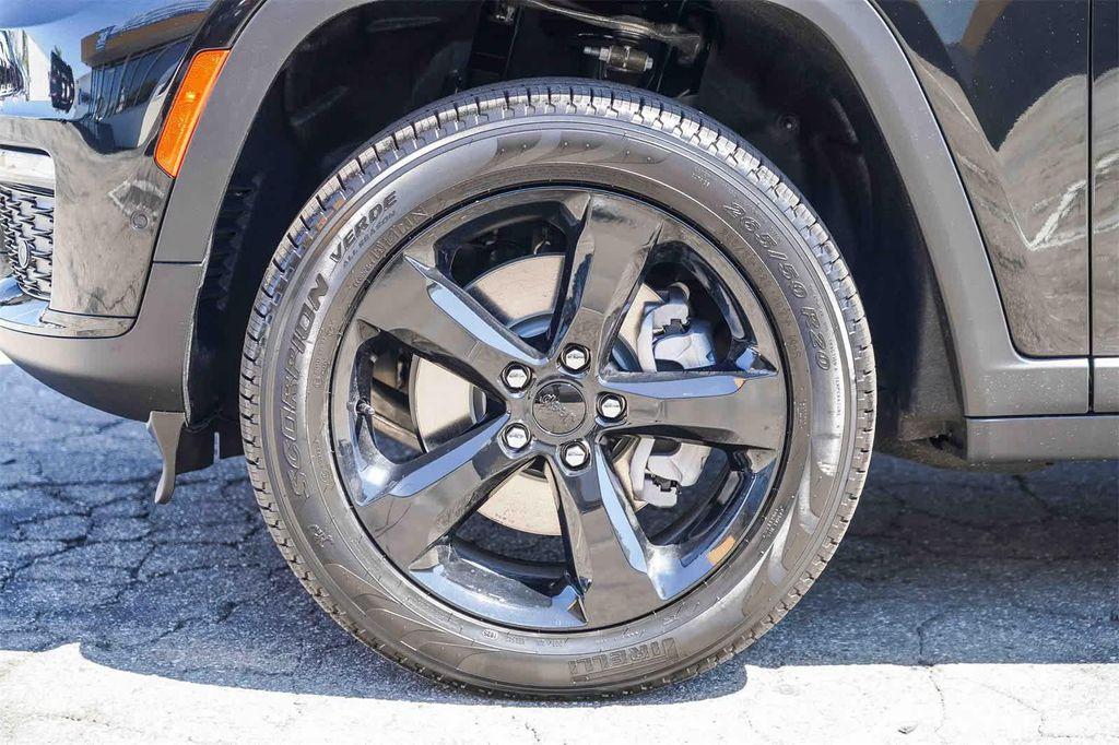 new 2025 Jeep Grand Cherokee L car, priced at $49,010