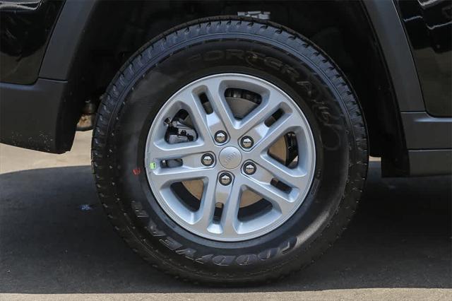 new 2025 Jeep Grand Cherokee car, priced at $32,761