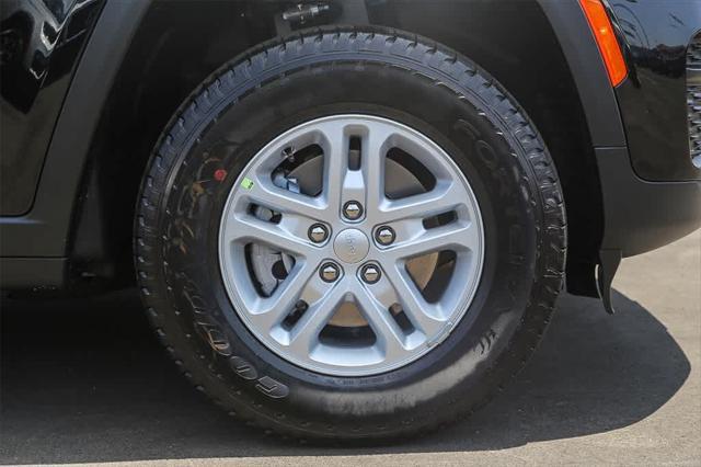 new 2025 Jeep Grand Cherokee car, priced at $32,761
