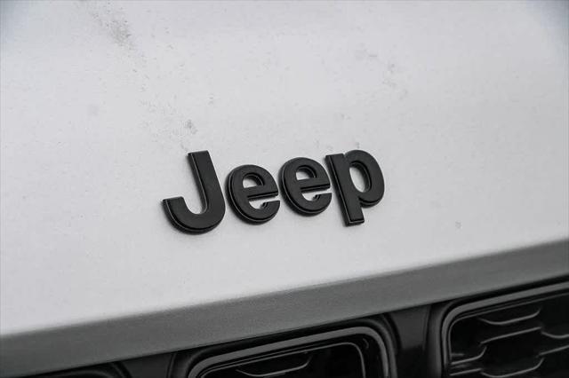 new 2025 Jeep Grand Cherokee car, priced at $48,035