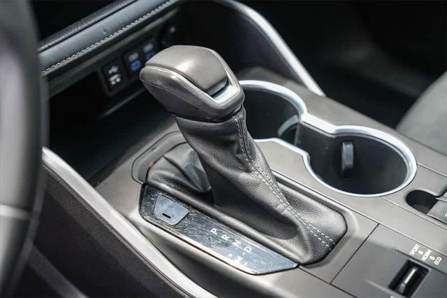 used 2022 Toyota Highlander car, priced at $34,354