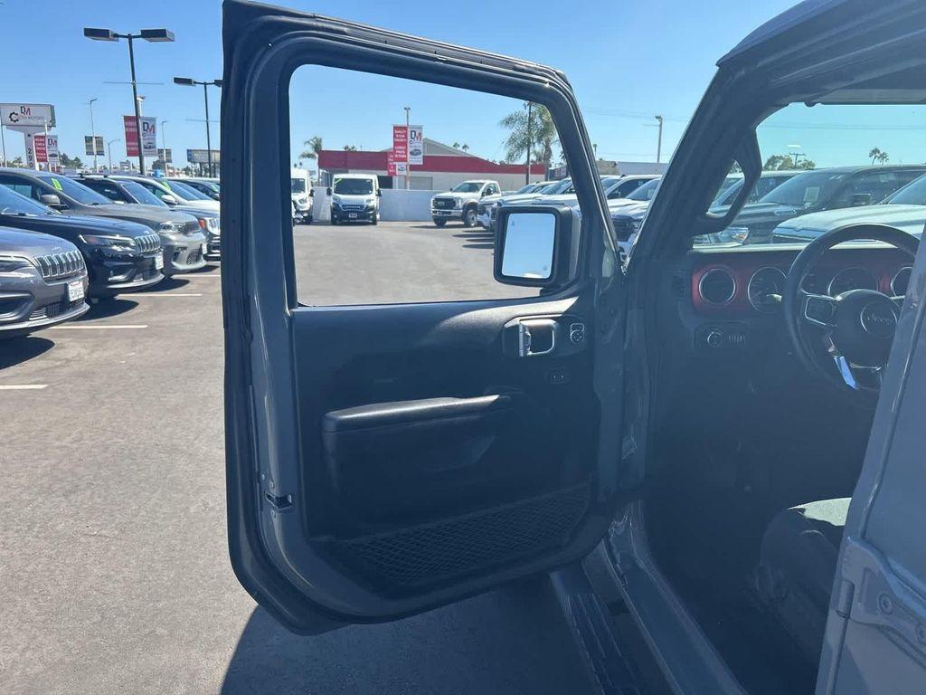used 2021 Jeep Gladiator car, priced at $42,245
