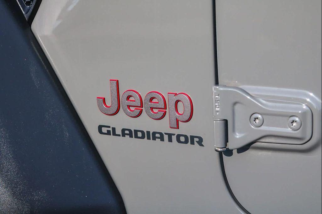 used 2021 Jeep Gladiator car, priced at $38,989