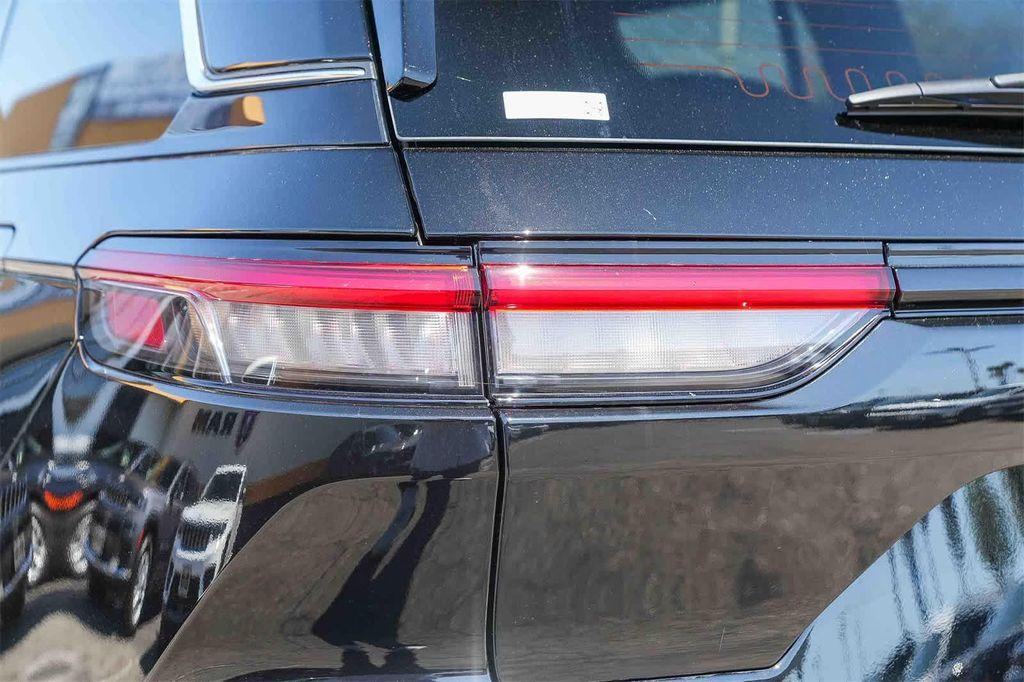 new 2025 Jeep Grand Cherokee car, priced at $35,920