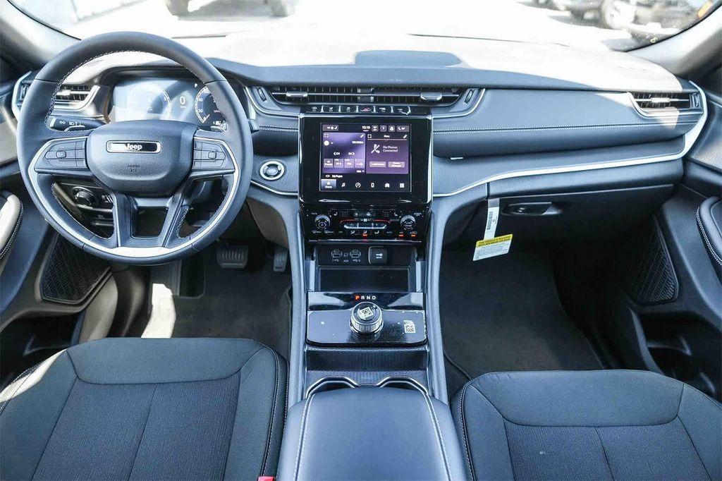 new 2025 Jeep Grand Cherokee car, priced at $35,920