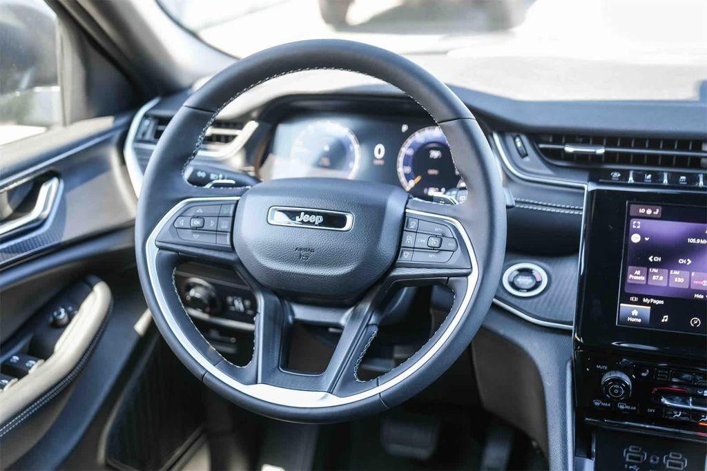 new 2025 Jeep Grand Cherokee car, priced at $35,920