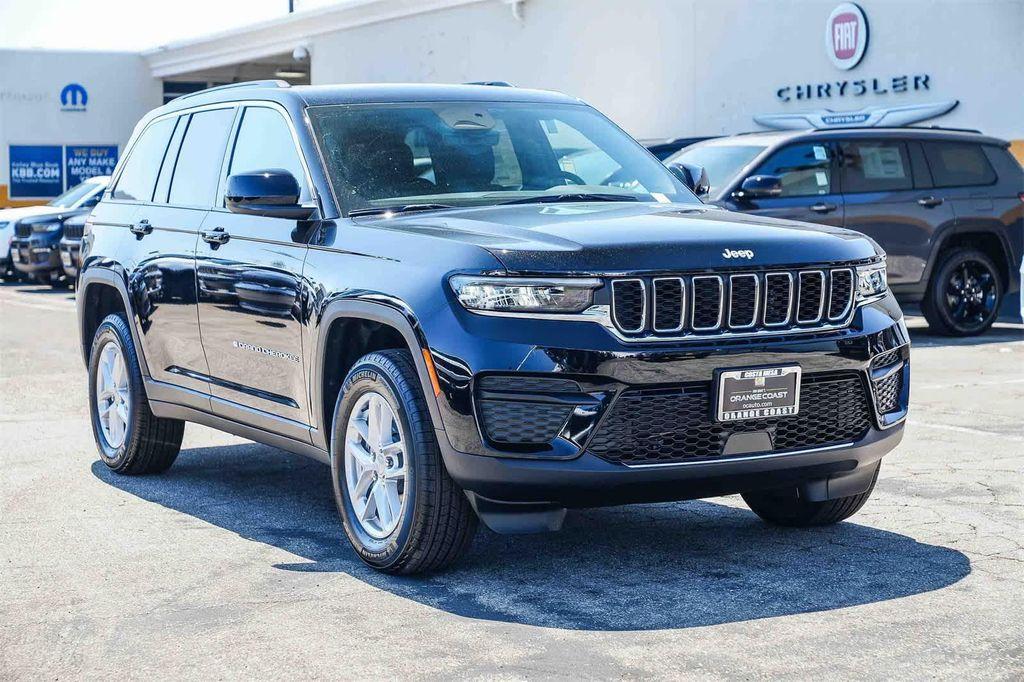 new 2025 Jeep Grand Cherokee car, priced at $35,920