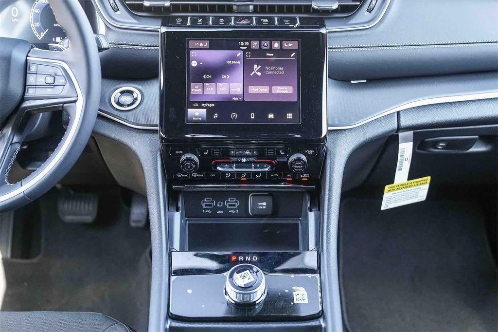 new 2025 Jeep Grand Cherokee car, priced at $35,920