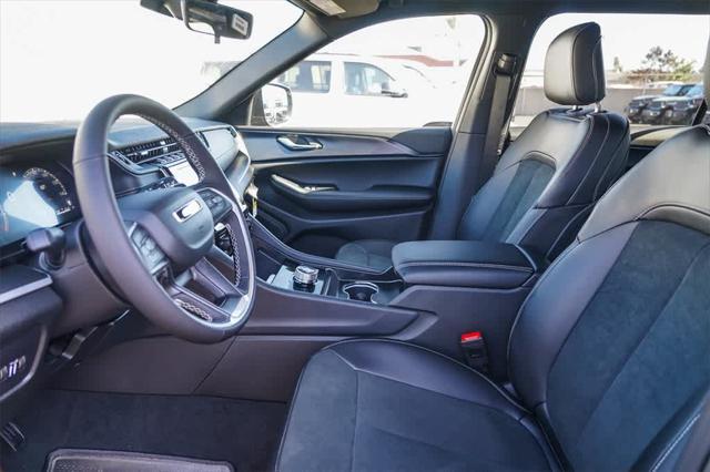 new 2025 Jeep Grand Cherokee L car, priced at $37,552