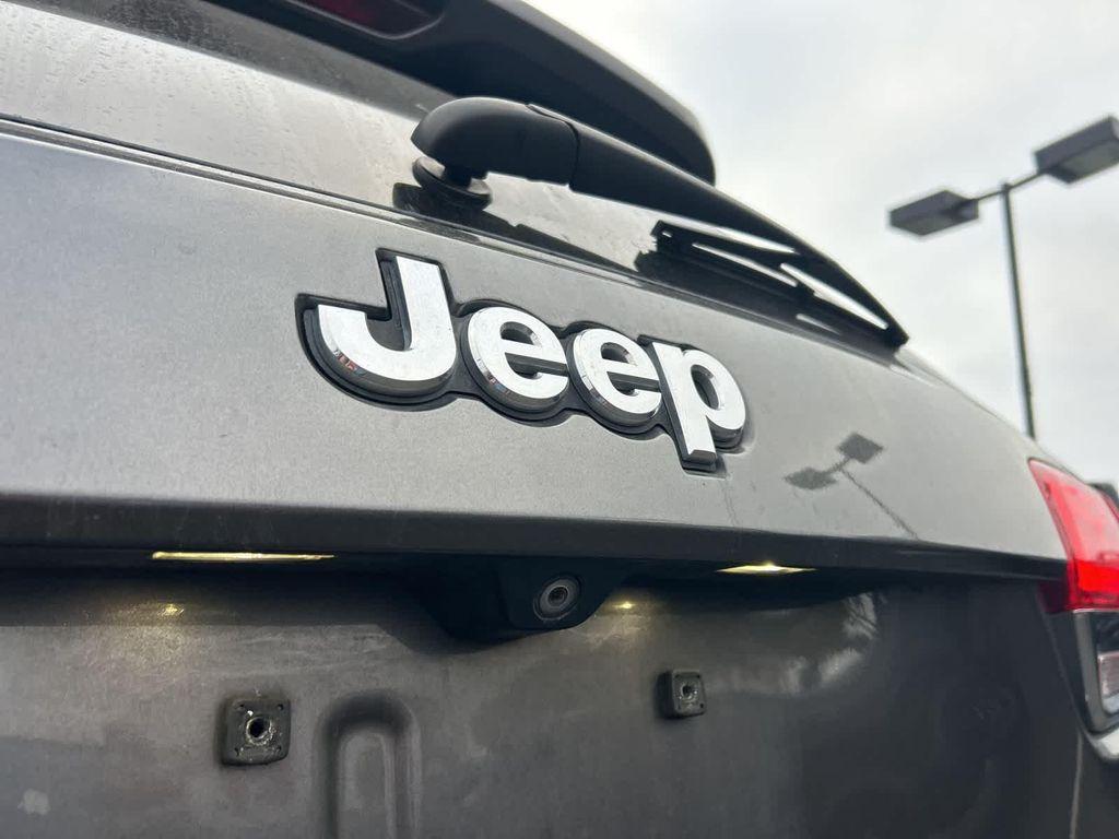 used 2014 Jeep Grand Cherokee car, priced at $16,972