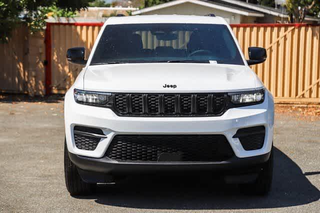 new 2024 Jeep Grand Cherokee car, priced at $41,559