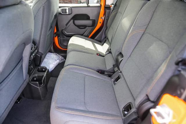 new 2025 Jeep Gladiator car, priced at $45,807