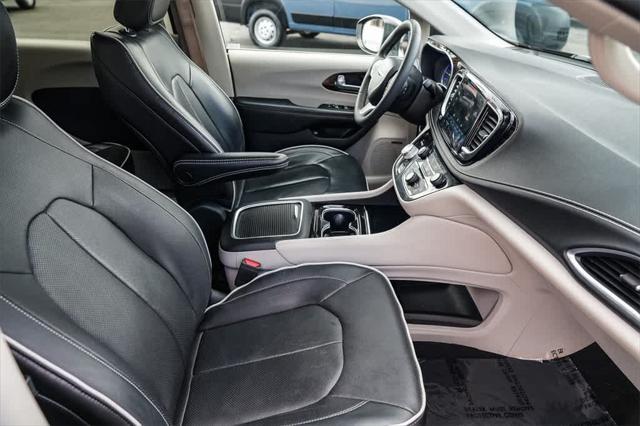 used 2022 Chrysler Pacifica Hybrid car, priced at $31,802