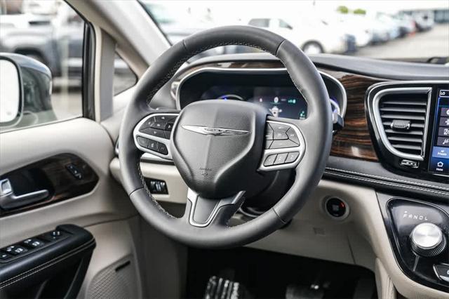 used 2022 Chrysler Pacifica Hybrid car, priced at $31,802