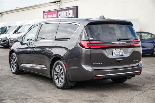 used 2022 Chrysler Pacifica Hybrid car, priced at $31,802