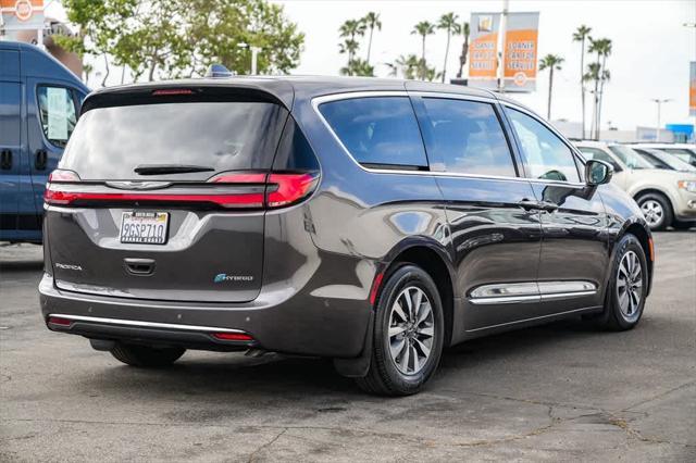 used 2022 Chrysler Pacifica Hybrid car, priced at $31,802