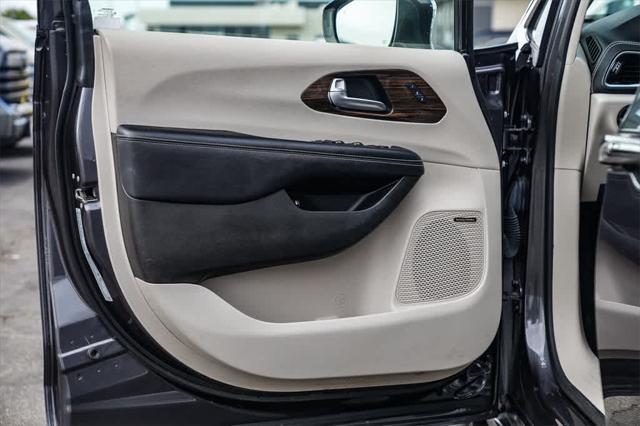 used 2022 Chrysler Pacifica Hybrid car, priced at $31,802