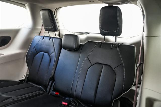 used 2022 Chrysler Pacifica Hybrid car, priced at $31,802