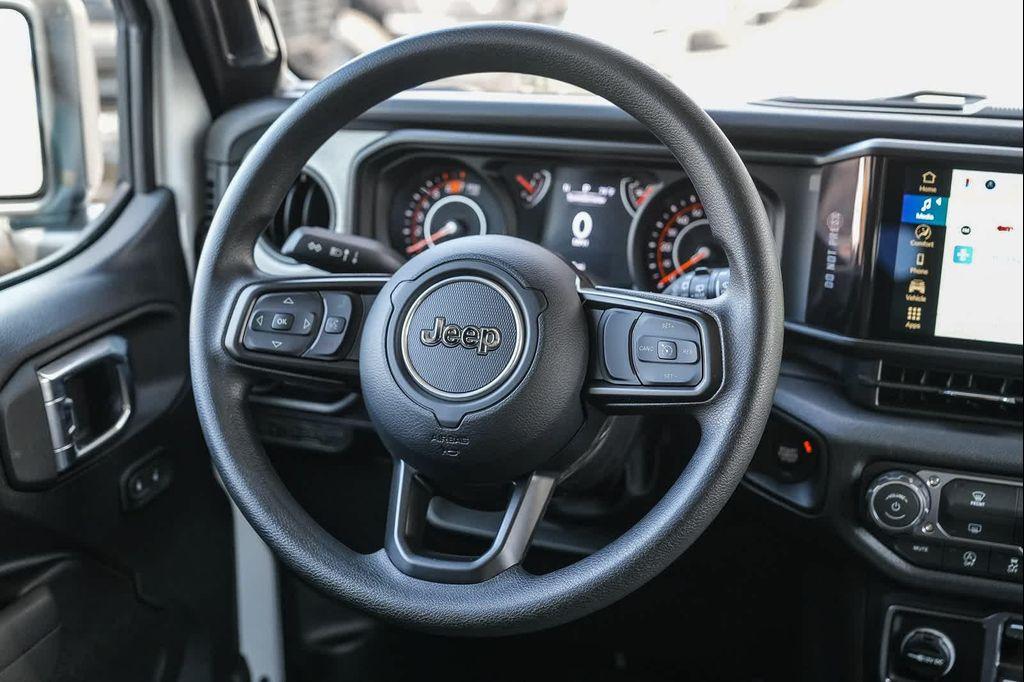 new 2025 Jeep Wrangler car, priced at $39,250