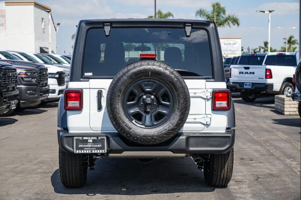 new 2025 Jeep Wrangler car, priced at $39,250