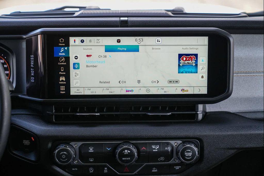 new 2025 Jeep Wrangler car, priced at $39,250
