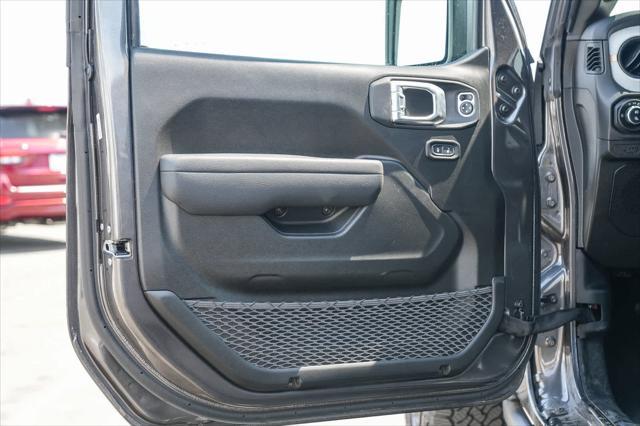new 2025 Jeep Gladiator car, priced at $43,385