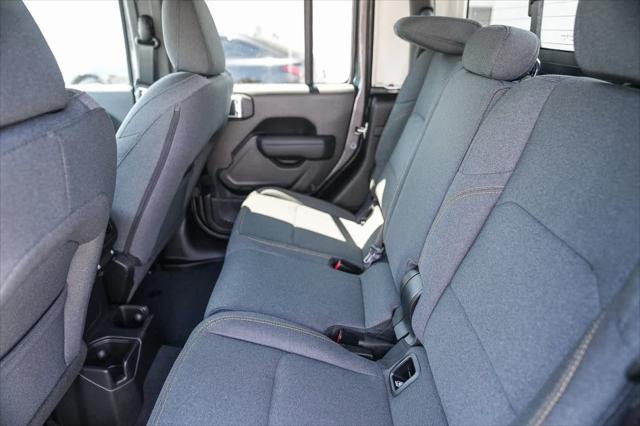 new 2025 Jeep Gladiator car, priced at $43,385