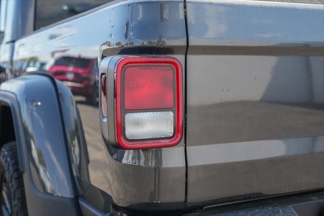 new 2025 Jeep Gladiator car, priced at $43,385