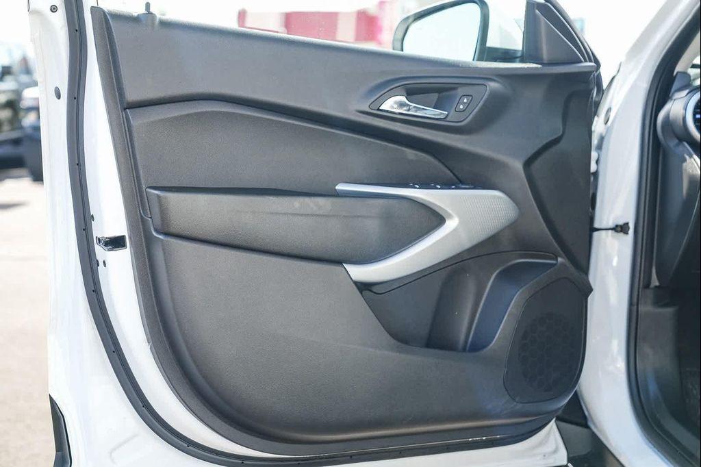 used 2025 Chevrolet Trax car, priced at $22,639