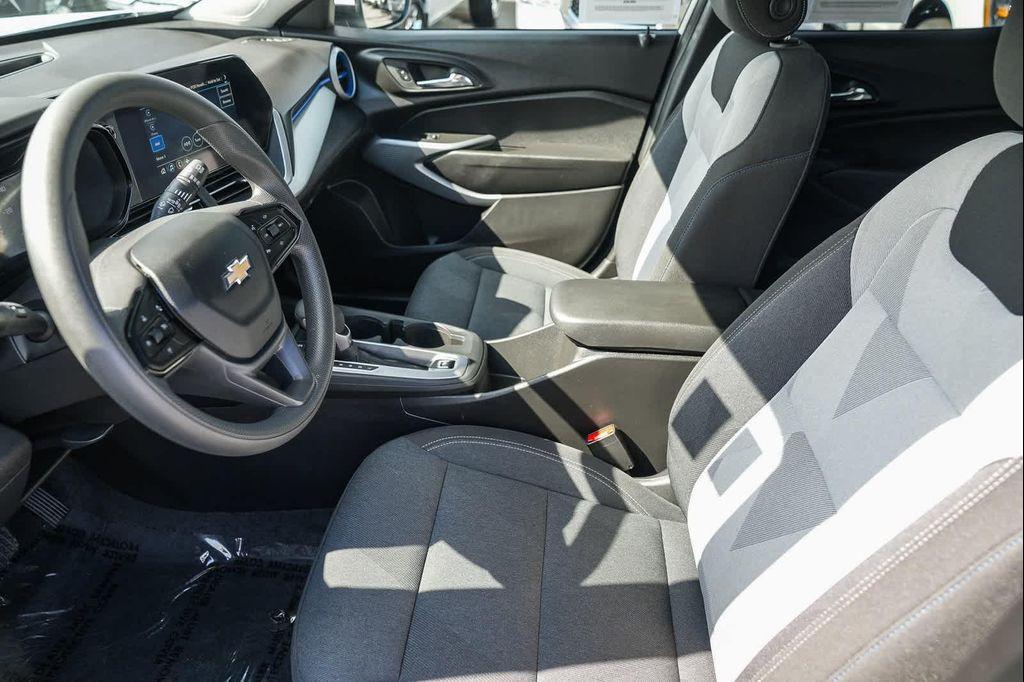 used 2025 Chevrolet Trax car, priced at $22,639